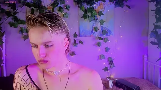 cumboydoll online show from July 12, 8:55 pm