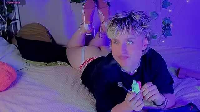 cumboydoll online show from July 16, 9:10 pm