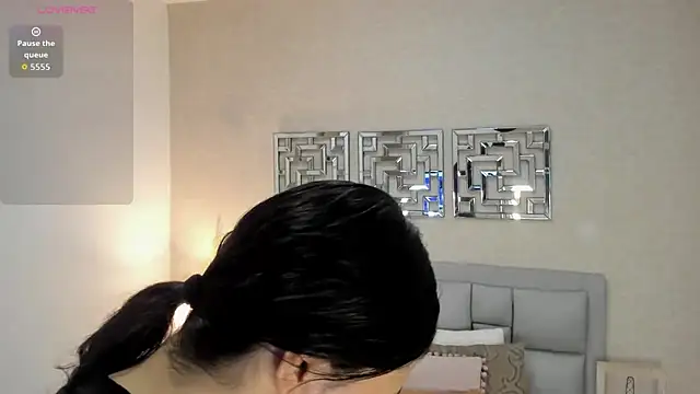 sofia  thompson online show from May 16, 1:13 am