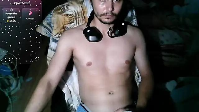 Snapshot of David_storm chatting on July 18, 6:01 pm David storm online show from July 18, 6:01 pm