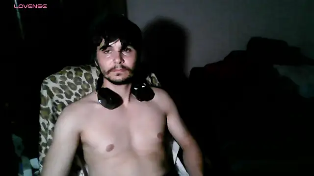 Snapshot of David_storm chatting on July 28, 7:50 pm David storm online show from July 28, 7:50 pm
