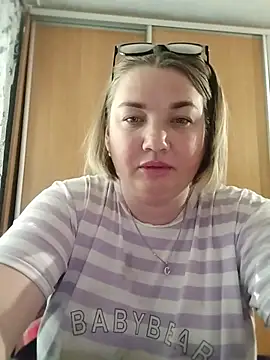 MiyaOlliver online show from June 5, 3:51 pm