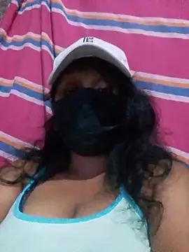 Snapshot of shashini97 chatting on May 9, 5:51 pm shashini97 online show from May 9, 5:51 pm