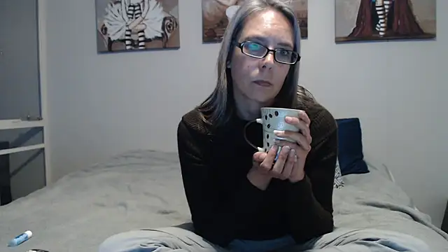 Snapshot of blondiesin50 chatting on June 21, 4:48 am blondiesin50 online show from June 21, 4:48 am