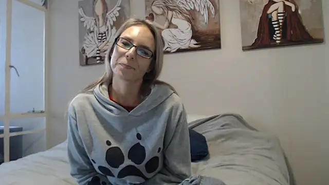 Snapshot of blondiesin50 chatting on July 14, 1:17 pm blondiesin50 online show from July 14, 1:17 pm