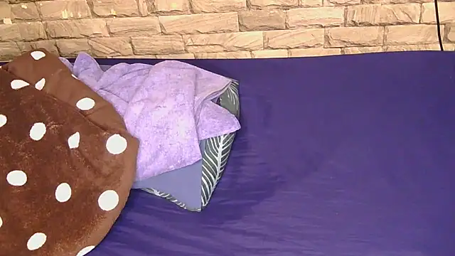 Sweethoneyglow online show from June 12, 11:31 am