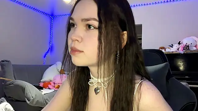 Esmi12345 online show from April 27, 2:04 pm