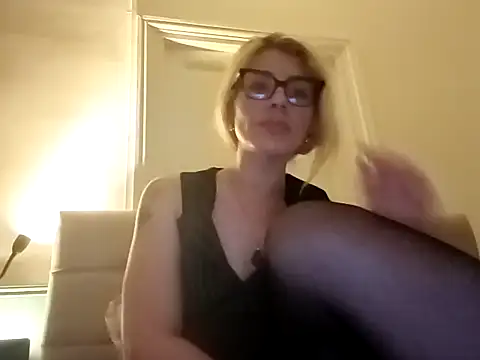 Snapshot of Goddess-Anne chatting on June 8, 7:36 pm Goddess-Anne online show from June 8, 7:36 pm