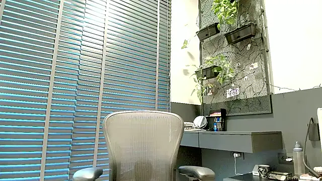 Peachy  online show from May 10, 7:57 am