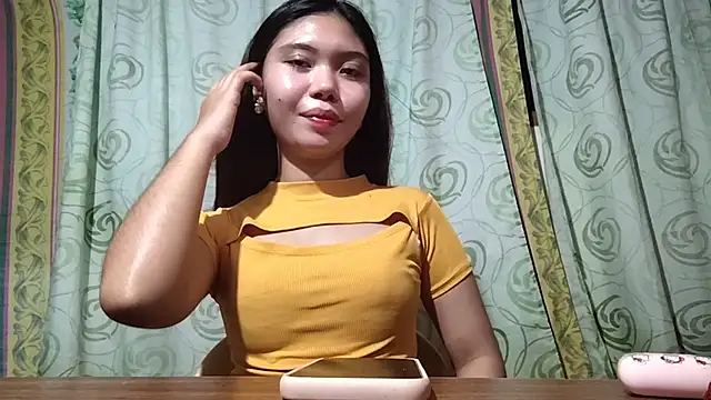 Snapshot of RegenaKhanponaphan chatting on May 13, 1:25 am RegenaKhanponaphan online show from May 13, 1:25 am