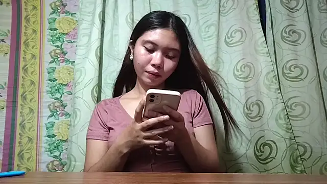 Snapshot of RegenaKhanponaphan chatting on May 21, 1:12 am RegenaKhanponaphan online show from May 21, 1:12 am