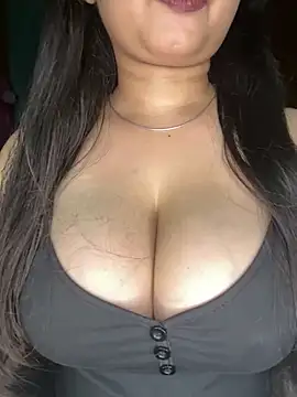 Naughty pooja44 online show from May 30, 7:22 pm