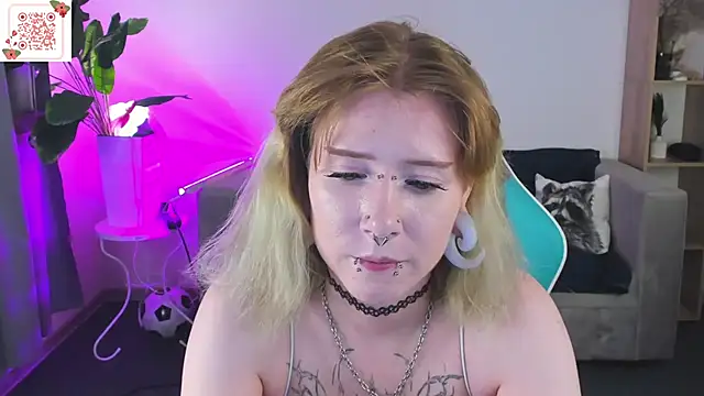 Snapshot of Elira_Vane chatting on June 25, 5:12 am Elira Vane online show from June 25, 5:12 am