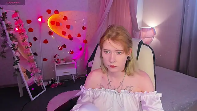 Snapshot of Elira_Vane chatting on July 7, 2:58 am Elira Vane online show from July 7, 2:58 am