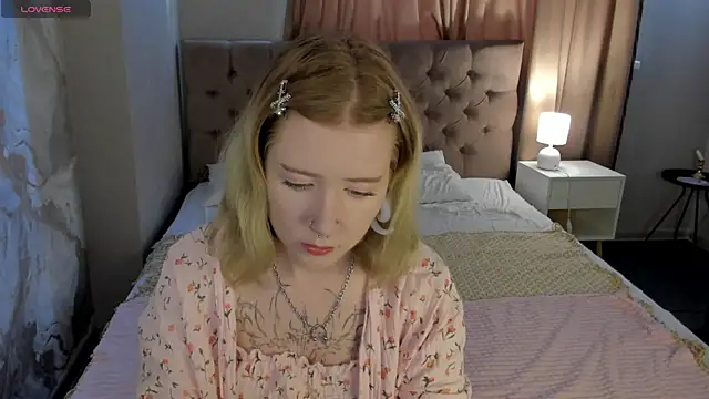 Snapshot of Elira_Vane chatting on July 20, 2:59 am Elira Vane online show from July 20, 2:59 am