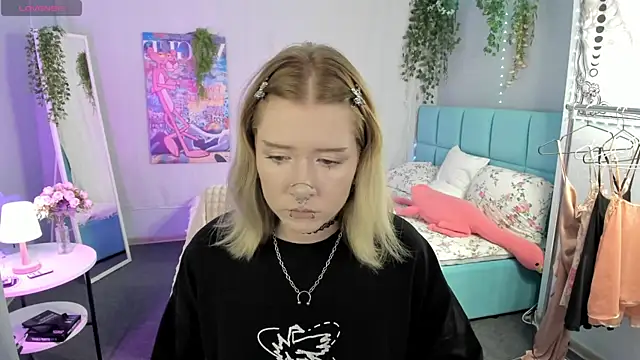 Snapshot of Elira_Vane chatting on July 24, 2:53 am Elira Vane online show from July 24, 2:53 am