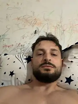 Snapshot of Damiannn33 chatting on June 3, 9:09 pm Damiannn33 online show from June 3, 9:09 pm