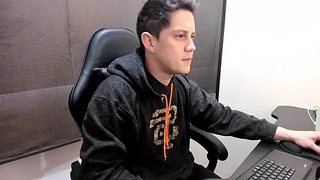 KendricTorres online show from June 29, 1:33 pm