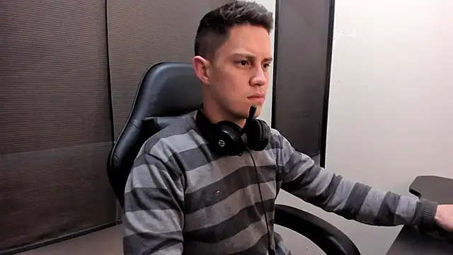 KendricTorres online show from July 9, 1:26 pm