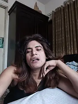 Snapshot of SexyShila-97 chatting on June 23, 6:33 am SexyShila-97 online show from June 23, 6:33 am