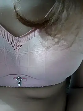 Snapshot of SexyShila-97 chatting on July 22, 6:32 pm SexyShila-97 online show from July 22, 6:32 pm