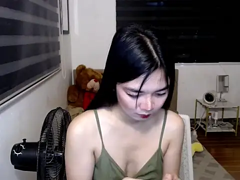 Snapshot of KylieXKendall chatting on June 16, 5:21 am KylieXKendall online show from June 16, 5:21 am