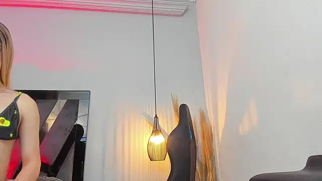 Snapshot of antonella_zapata chatting on May 21, 1:51 pm antonella zapata online show from May 21, 1:51 pm