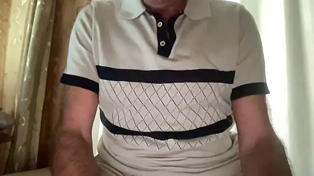 Snapshot of henrybull007 chatting on June 4, 11:05 am henrybull007 online show from June 4, 11:05 am