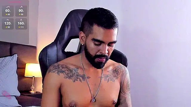  kameron9811 online show from May 26, 11:12 pm