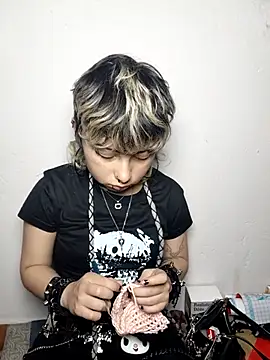 Cute Chrixxx online show from July 30, 12:15 pm