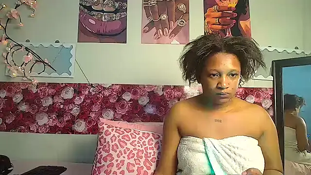 Snapshot of EnchantingLisa chatting on July 30, 4:22 am EnchantingLisa online show from July 30, 4:22 am