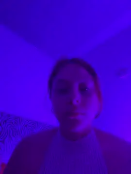 Snapshot of HayleyRoss_ chatting on June 6, 2:38 am HayleyRoss online show from June 6, 2:38 am