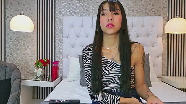 VioletSweetts online show from May 8, 7:19 pm