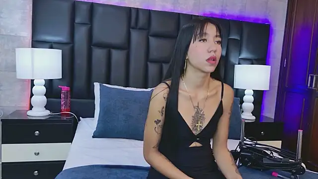 VioletSweetts online show from May 9, 7:52 pm