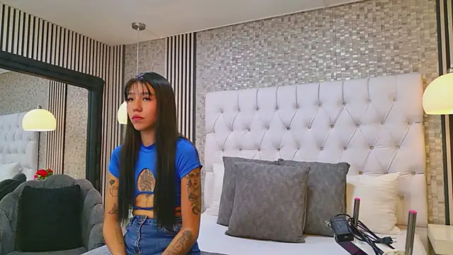 VioletSweetts online show from May 12, 7:44 pm