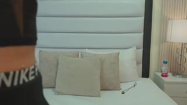 VioletSweetts online show from June 19, 3:22 am