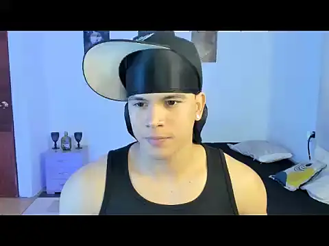 Snapshot of sant_wahlberg chatting on July 25, 12:09 am sant wahlberg online show from July 25, 12:09 am