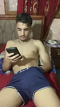 adamhdgdhdv73 online show from July 17, 1:23 am