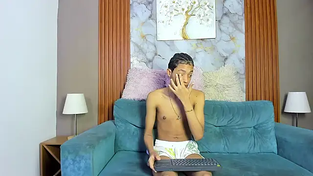 LOVE GUYS1 online show from May 4, 1:29 pm