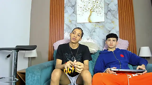 LOVE GUYS1 online show from May 6, 1:38 pm