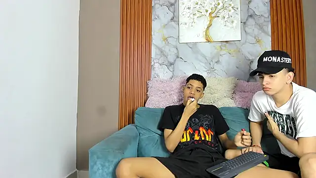 LOVE GUYS1 online show from May 18, 1:17 pm