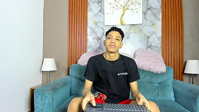 LOVE GUYS1 online show from May 20, 1:17 pm