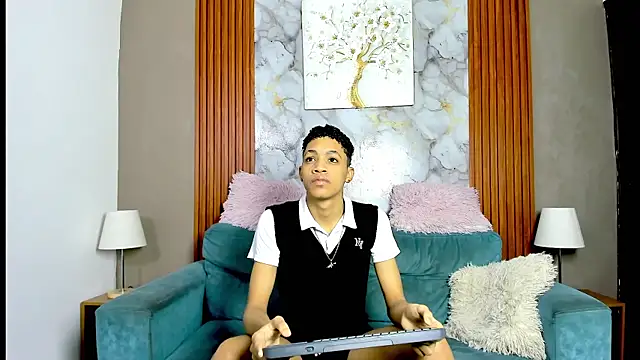 LOVE GUYS1 online show from May 22, 1:17 pm