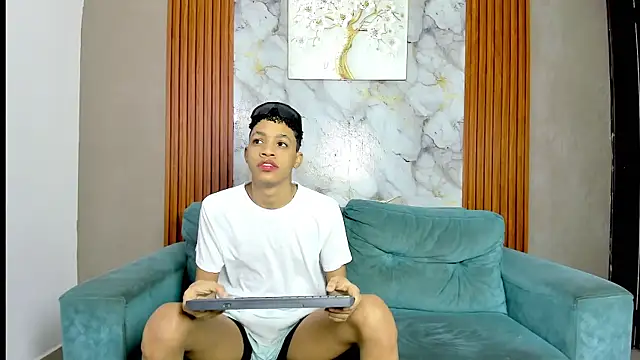 LOVE GUYS1 online show from May 27, 1:19 pm