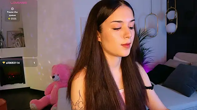 Snapshot of SkinnyEllie chatting on May 10, 7:41 pm SkinnyEllie online show from May 10, 7:41 pm