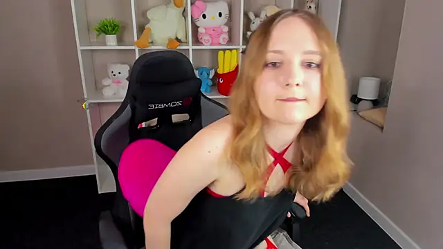 Emmaa Kimm online show from May 15, 11:01 pm
