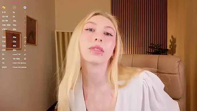 MilkChoc0late online show from May 6, 2:40 am