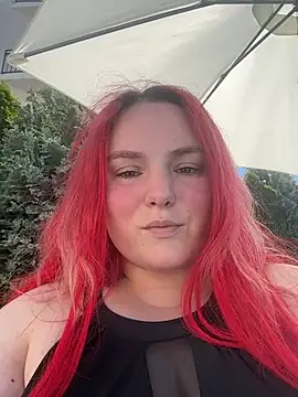 Snapshot of Esteri__Moon chatting on July 13, 7:33 am Esteri Moon online show from July 13, 7:33 am