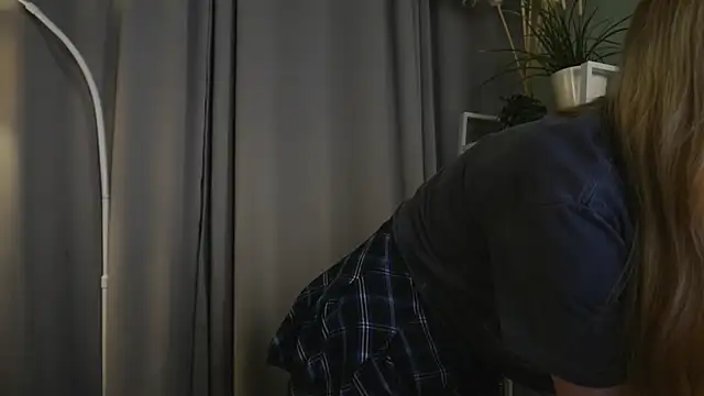 Snapshot of _Mila_Luna_ chatting on May 1, 9:41 pm Mila Luna online show from May 1, 9:41 pm