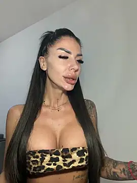 Snapshot of RaquelleXO chatting on May 27, 6:38 pm RaquelleXO online show from May 27, 6:38 pm